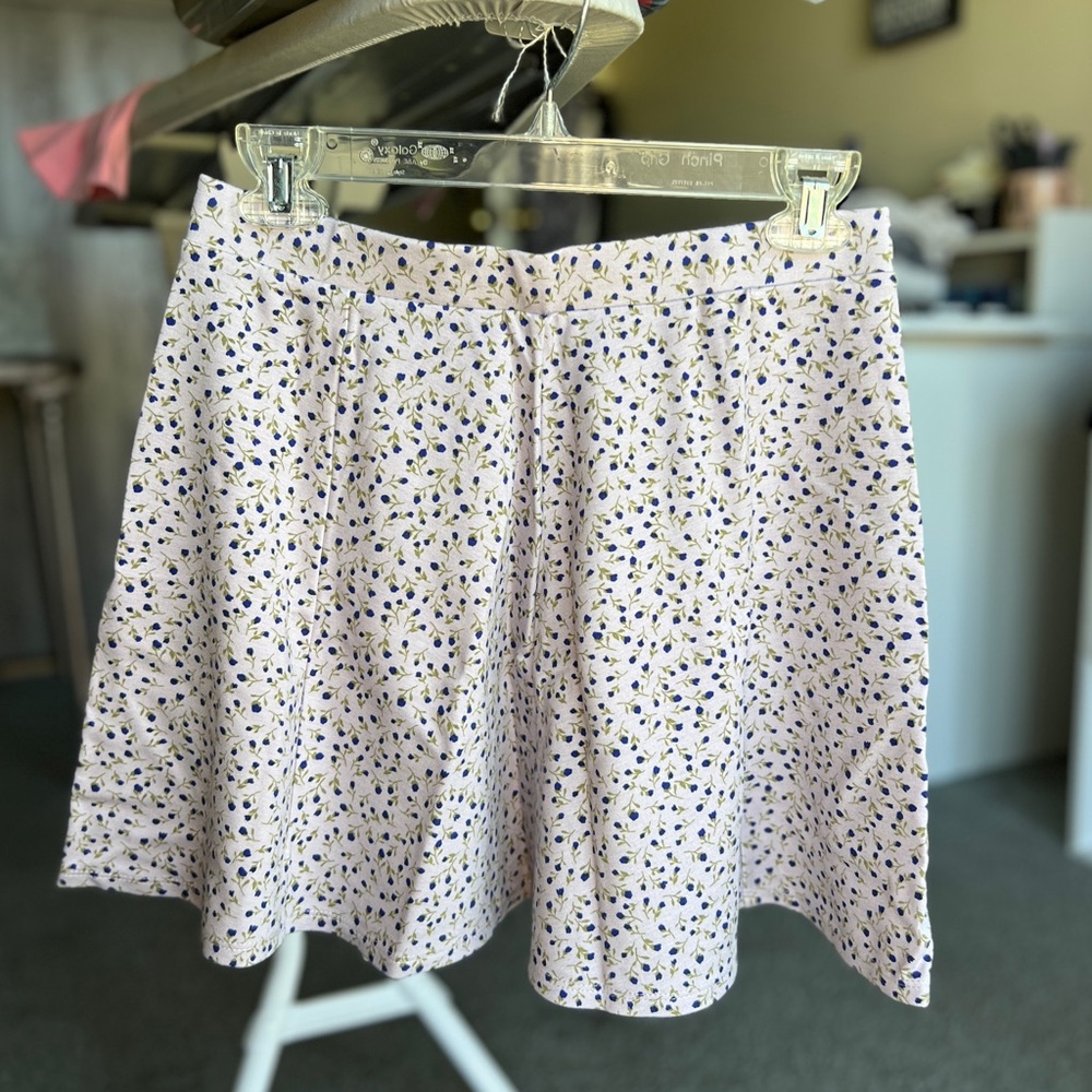 🌟 NWT forever 21 floral mini skirt🌟